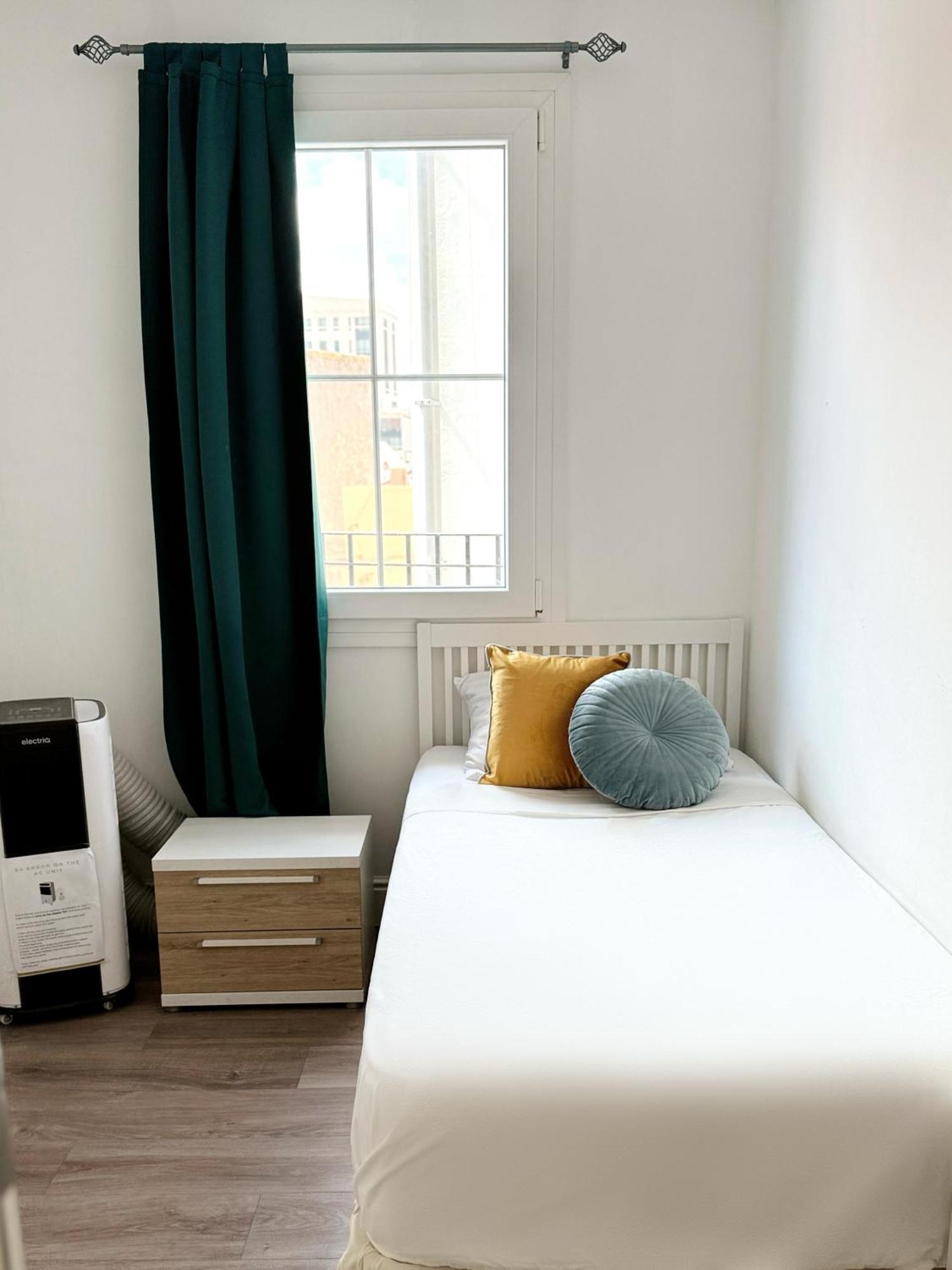 Modern City Centre Two Bedroom Windsor Apartment - Grand Central House Gibraltar Extérieur photo
