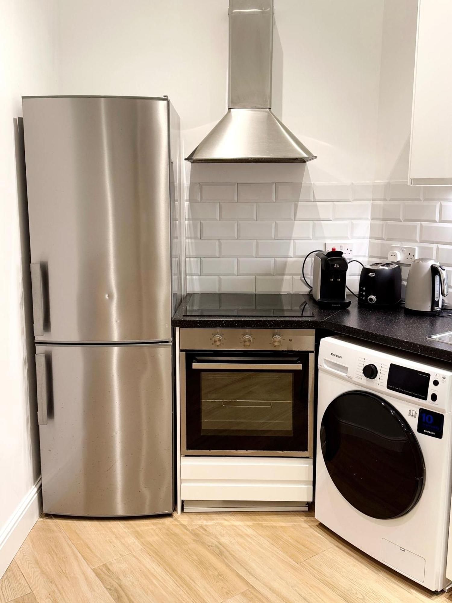 Modern City Centre Two Bedroom Windsor Apartment - Grand Central House Gibraltar Extérieur photo